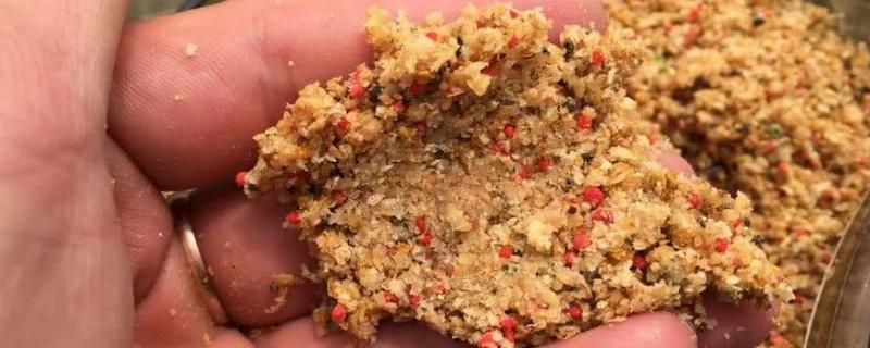 适合低温环境钓鲤鱼的多种饵料配方大全，这些饵料通常属于什么样的味型呢
