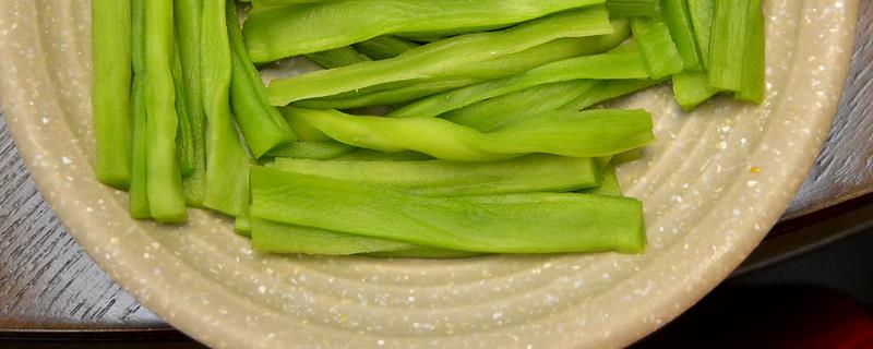 贡菜是否属于一年生草本植物呢