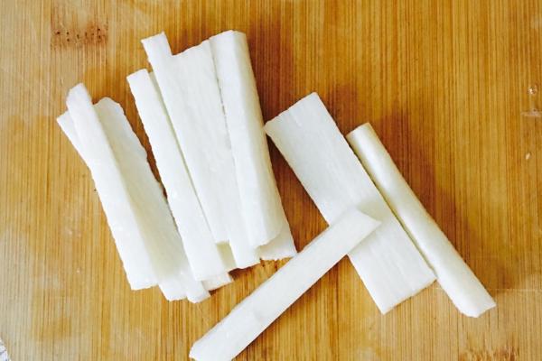 去皮山药如何保存，沥干水分后可放入冰箱中冷藏