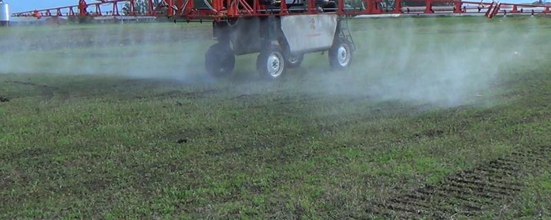 毒死蜱加氯氰菊酯治什么虫,可以和敌敌畏混合一起用吗