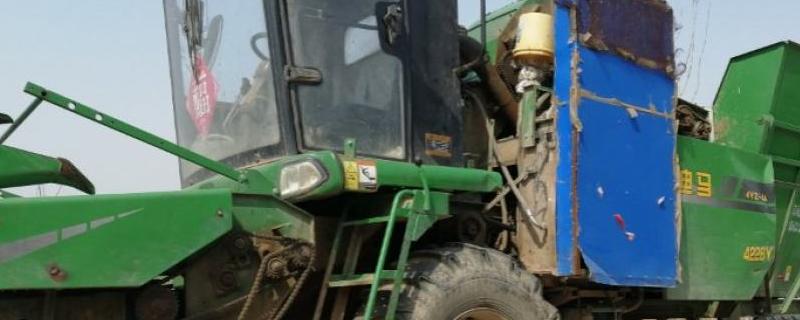 玉米收割机地头拐弯技巧,玉米收割机的寿命是几年