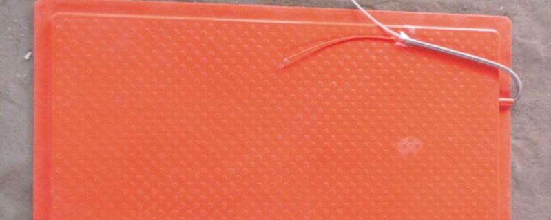 仔猪电热板多少瓦,什么材质比较好