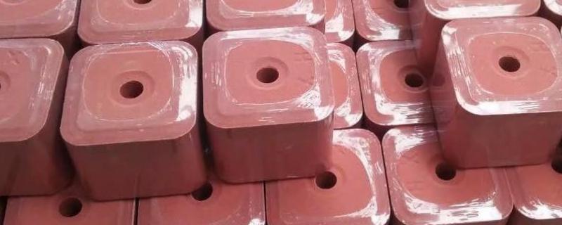 羊舔砖的好处,瘦弱羊怎么喂胖的快