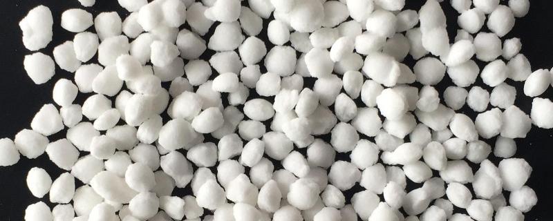 施哪种氮肥容易土壤板结,氮肥属于哪种肥料