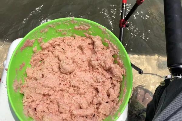 钓鲢鳙饵料配方,饵料雾化太快如何操作