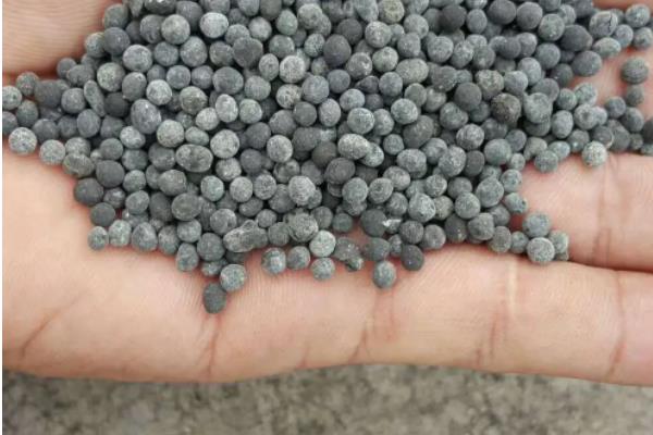 农业生产中测土配方施肥对化肥使用量有何影响,化肥使用过多有什么危害