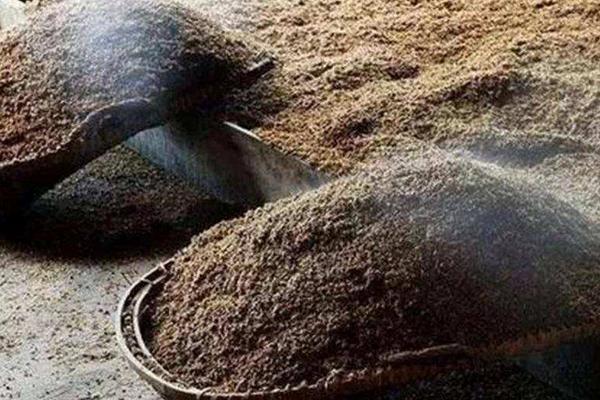 酒糟能做有机肥吗,酒糟是如何得到的