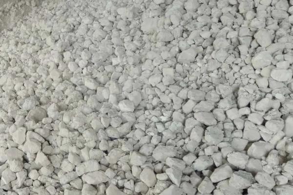 生石灰可以改良酸性土壤吗,生石灰和熟石灰有什么区别