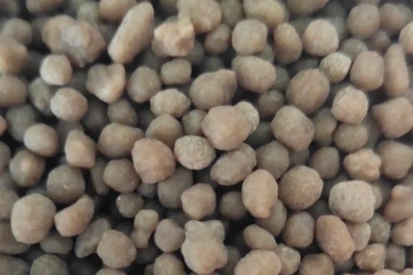 撒可富二铵是什么,是什么颜色的