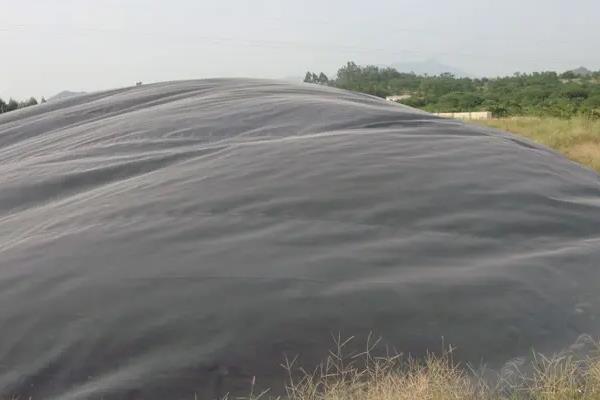 黑膜沼气池建造利与弊,黑膜沼气池原理