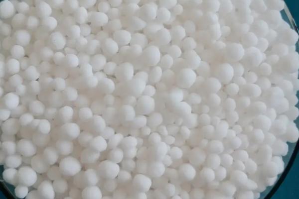 哪种氮肥最易引起土壤板结,土壤板结如何快速改良