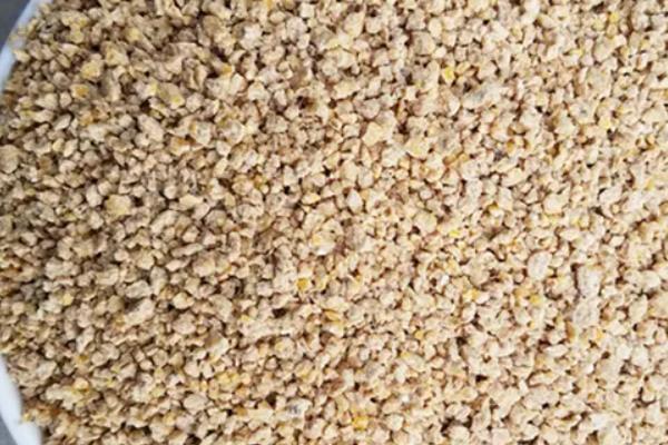 自己配鸡饲料要哪几种配方