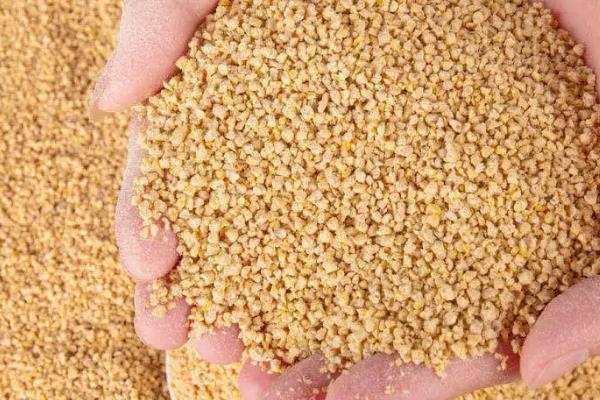 自己配鸡饲料要哪几种配方