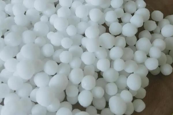 尿素的正确使用方法，尿素的主要成分是什么