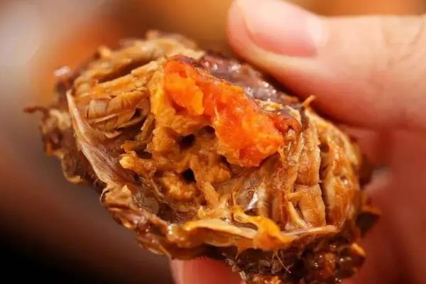 母蟹黄上黑色的是什么,蟹黄和蟹膏的区别