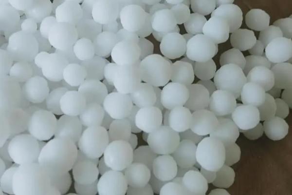 尿素与复合肥的区别,尿素的主要成分是什么