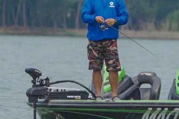 路亚钓翘嘴的技巧和方法