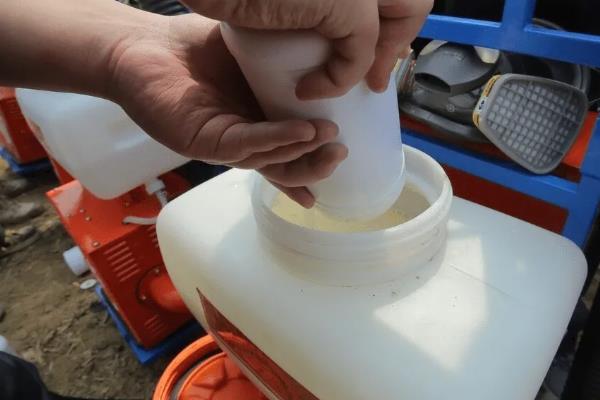 甲维虫螨腈一瓶可以兑多少水