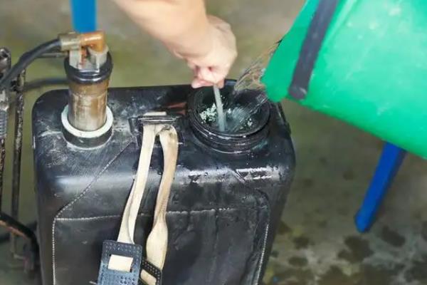 甲维虫螨腈一瓶可以兑多少水